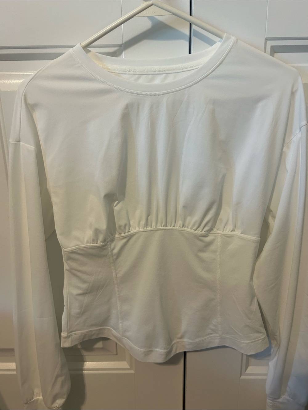 HALARA White Long Sleeve Cinched Waist Crewneck Top